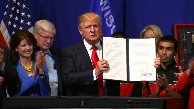 Nueva orden ejecutiva de Trump busca reformar programa de visas H-1B