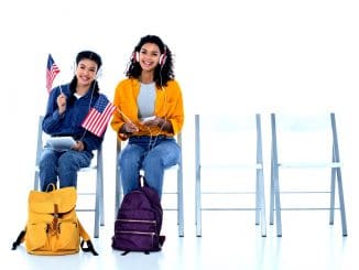 Estados Unidos anula medida de quitar visas a estudiantes que cursen clases en línea